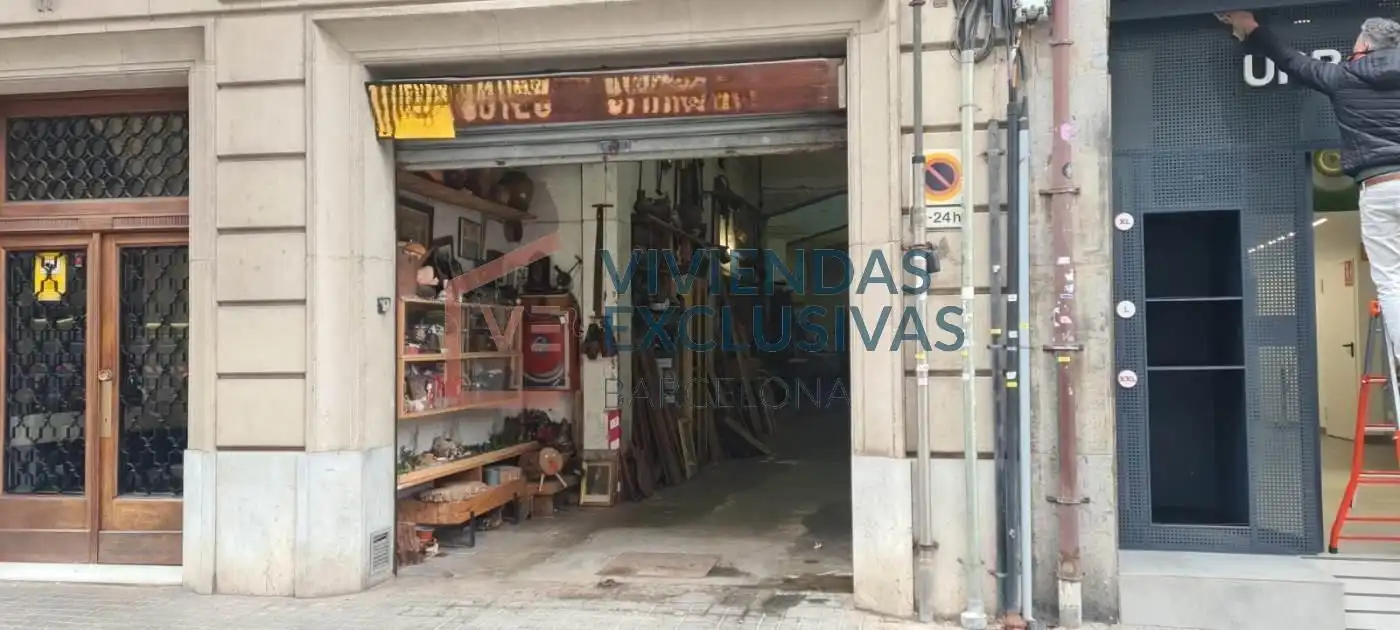 Local comercial en venta en Carrer de Llançà, imagen 3