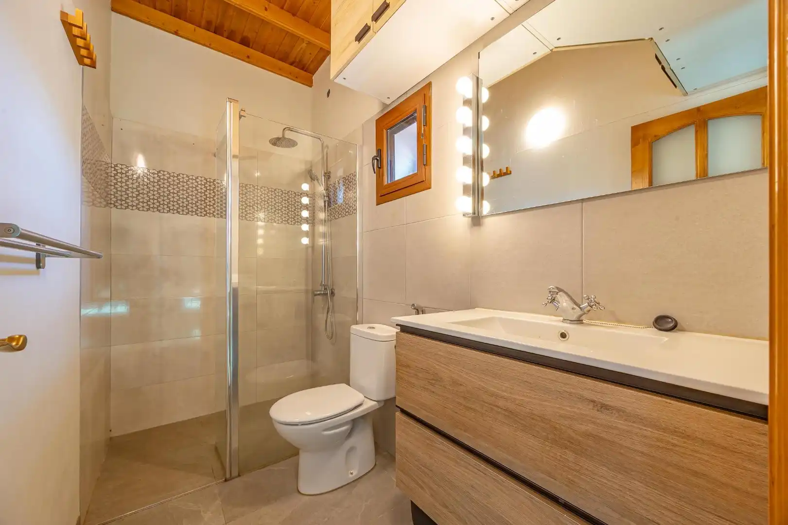 Baño de Finca rústica en venta en Vega de San Mateo con Jardín privado, Terraza y Piscina