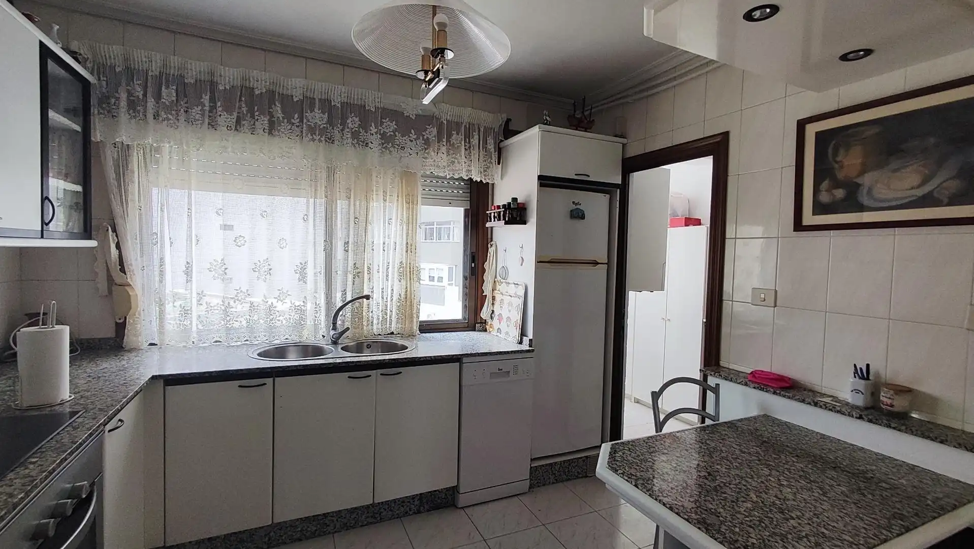 Cocina de Piso en venta en Vigo  con Calefacción, Trastero y Amueblado