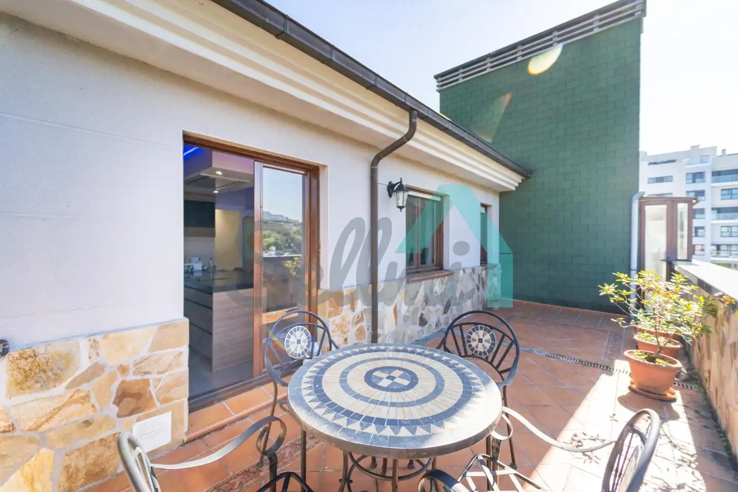 Terraza de Ático en venta en Oviedo  con Calefacción, Parquet y Terraza