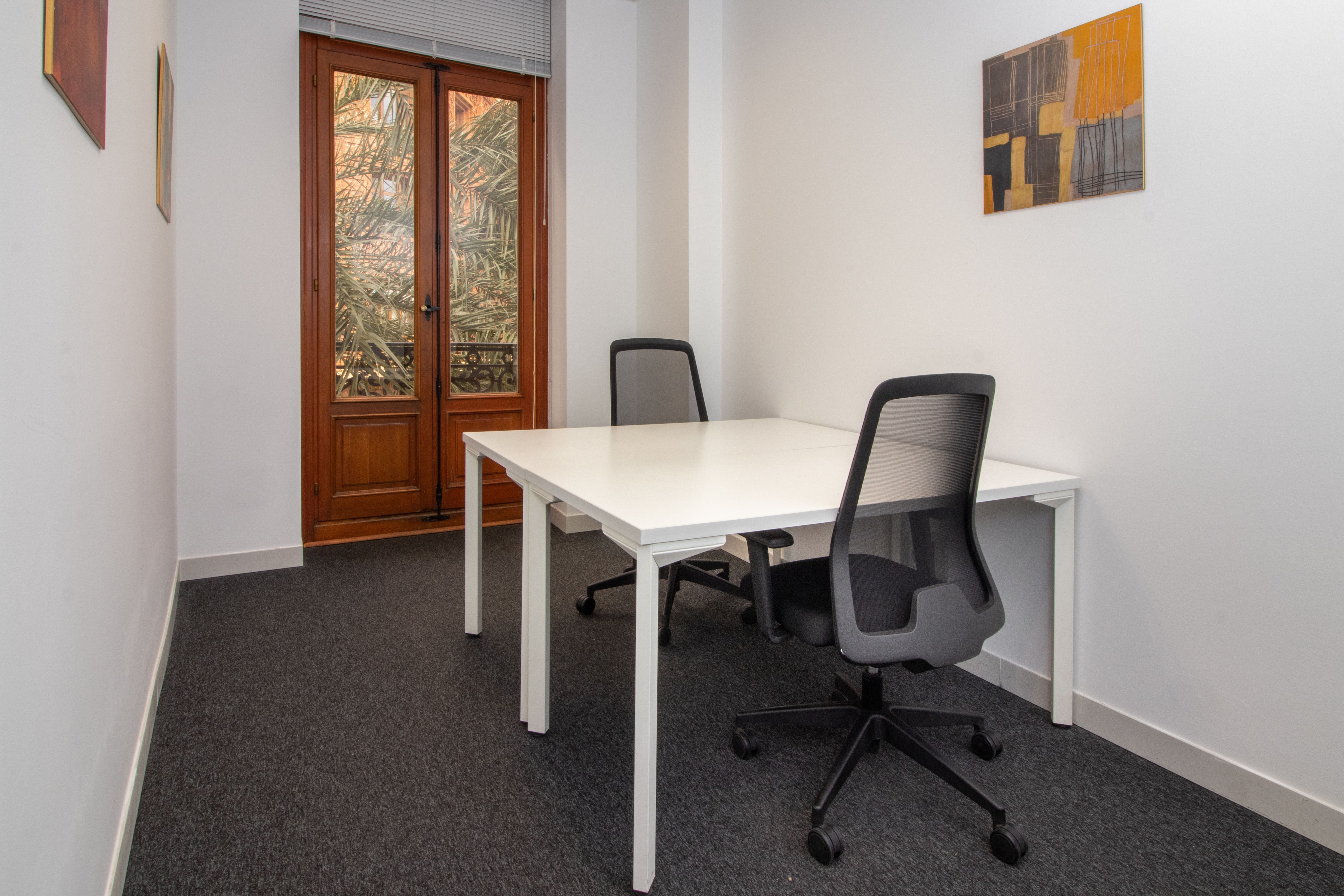 Office to rent in  Valencia Capital  with Air Conditioner, Heating and Furnished