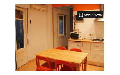 Kitchen of Flat to rent in  Barcelona Capital  with Air Conditioner, Heating and Furnished