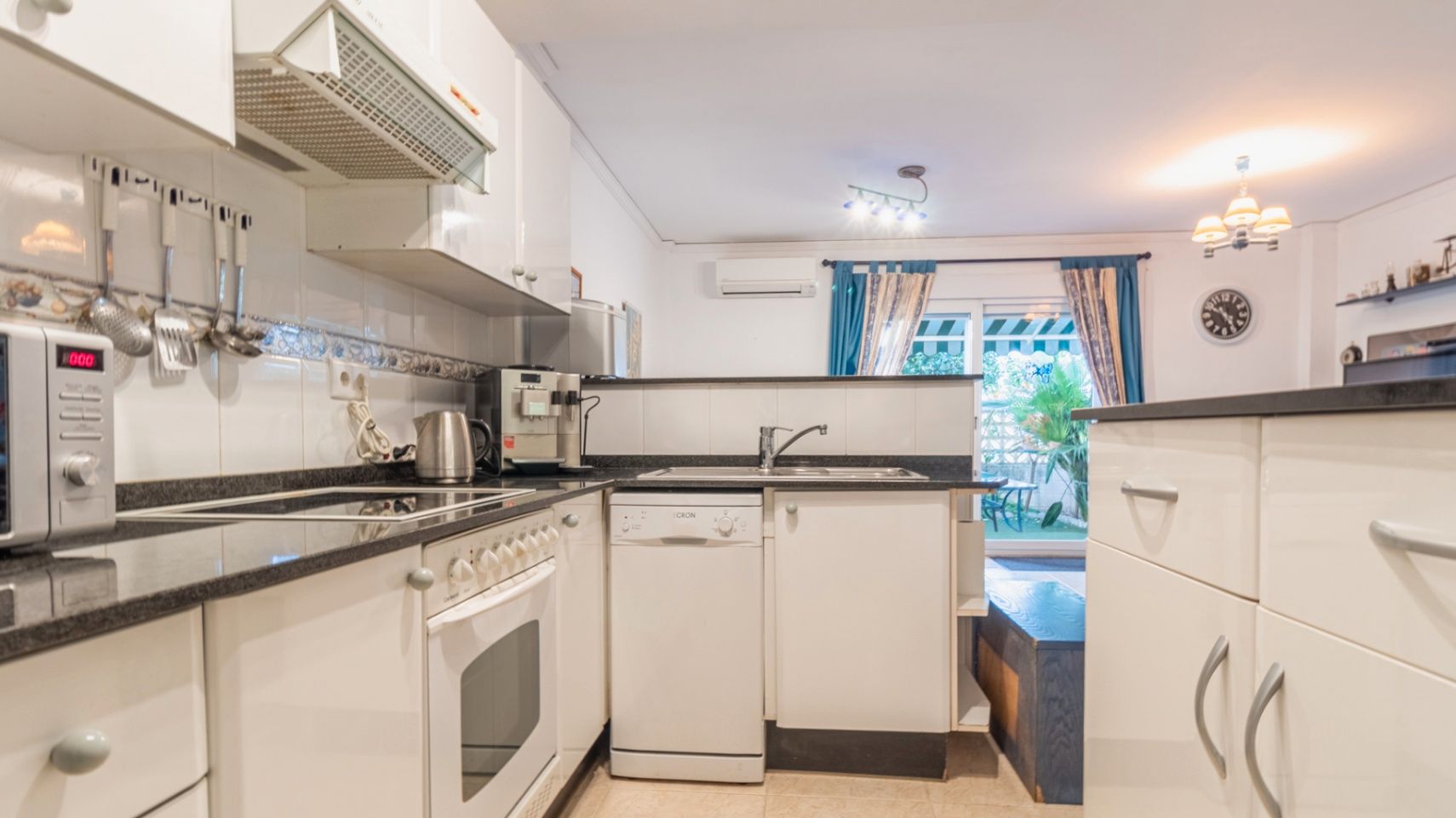 Kitchen of House or chalet for sale in Els Poblets  with Air Conditioner, Heating and Private garden