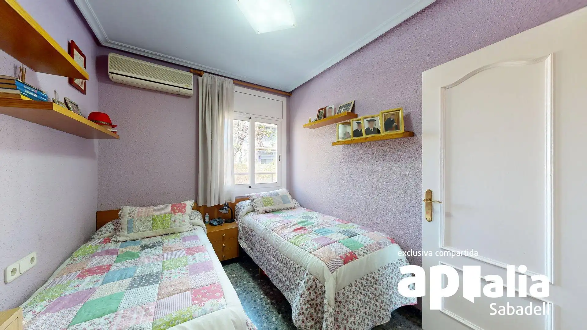 Habitación de Casa adosada en venta en Barberà del Vallès con Calefacción, Terraza y Balcón