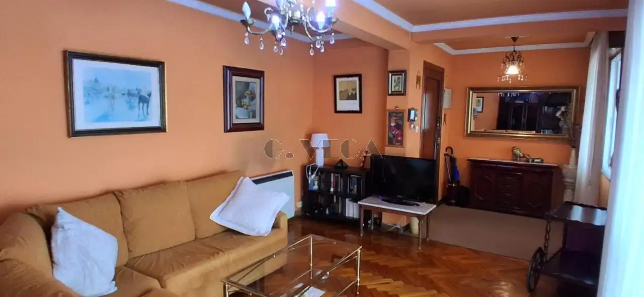 Sala de estar de Piso en venta en Vigo  con Calefacción y Parquet