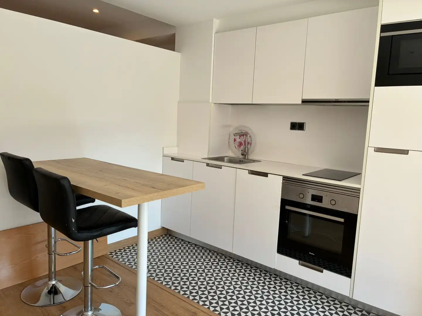 Cocina de Local en venta en Girona con Aire acondicionado