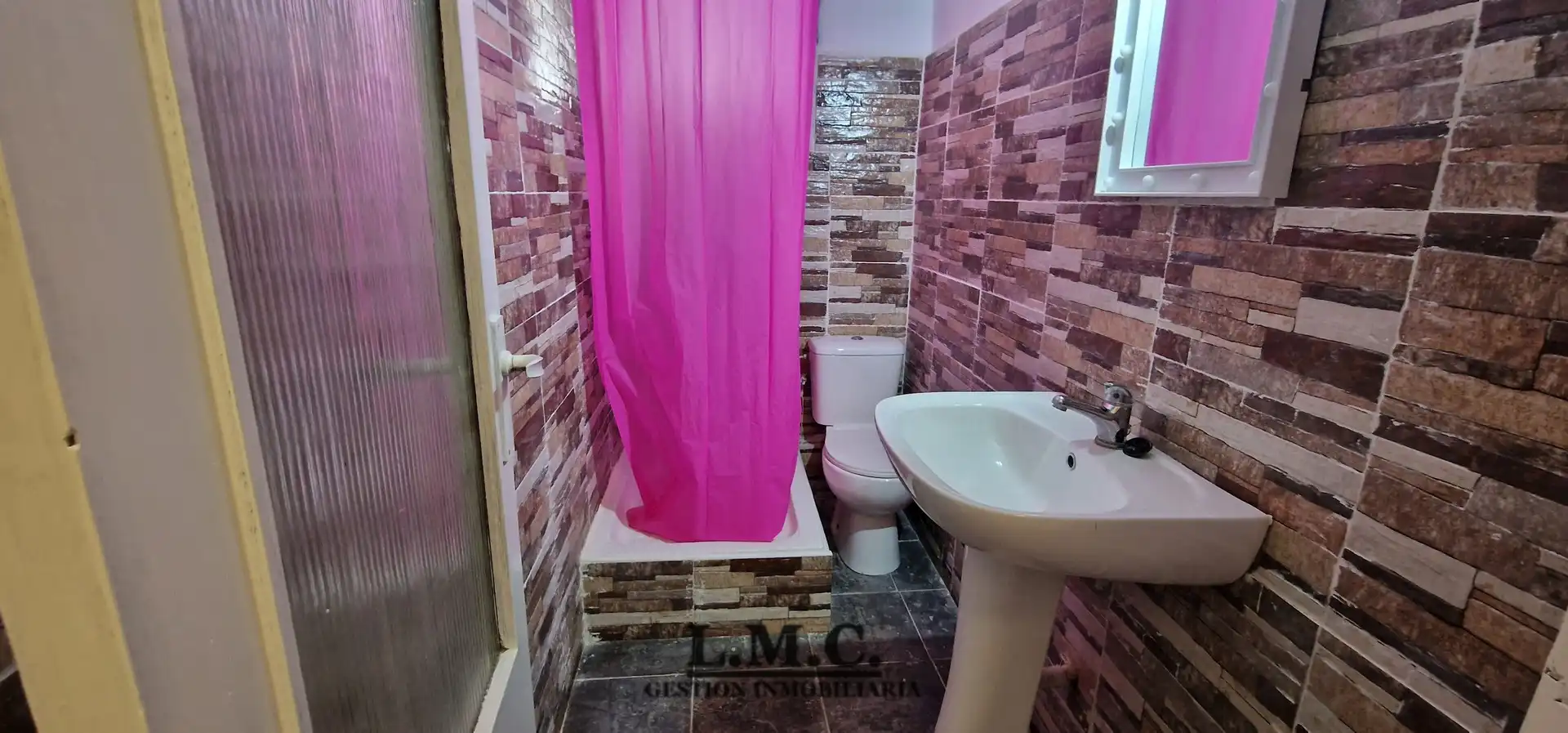 Baño de Piso en venta en Isla Cristina con Terraza, Amueblado y Horno