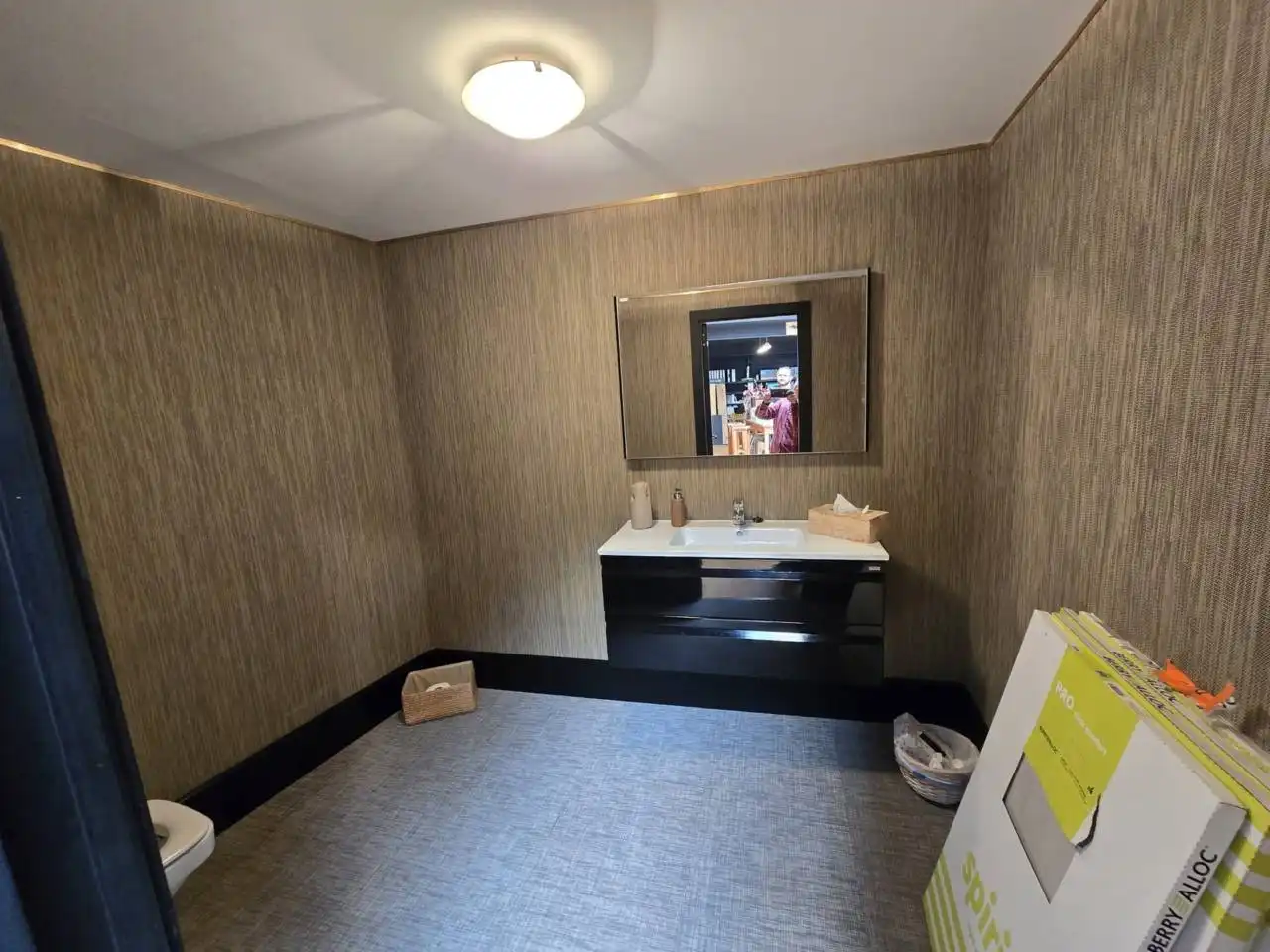 Badezimmer von Fabrikhallen zum Verkauf in Alicante / Alacant