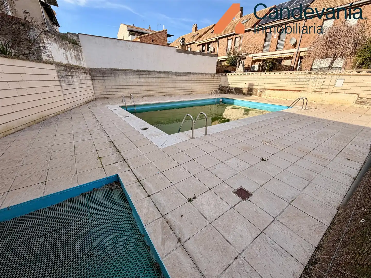 Swimming pool of Detached homes for sale in Villanueva de Gállego  with Heating, Storage room and Community pool