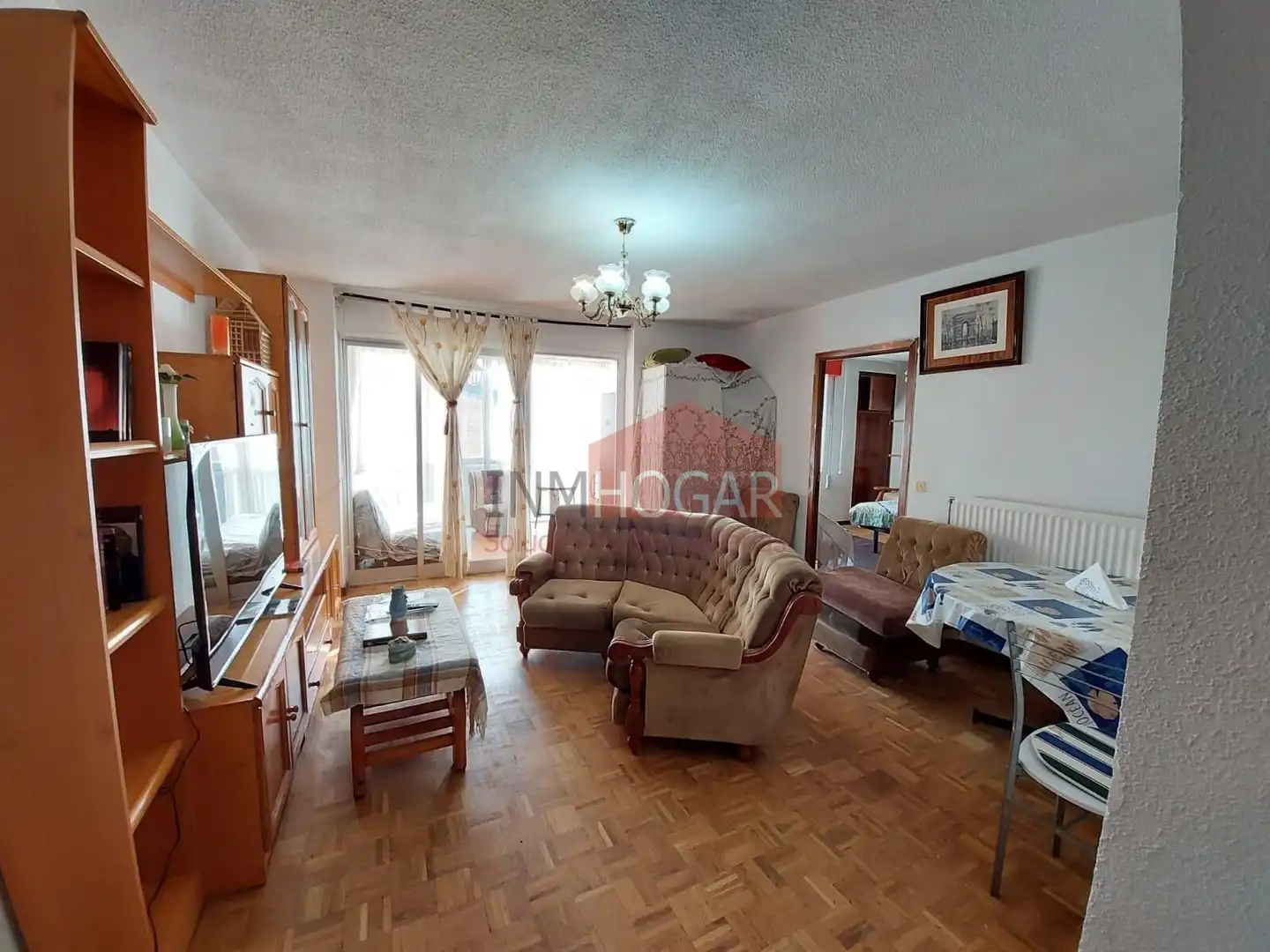 Sala d'estar de Pis de lloguer en Ávila amb Parquet, Terrassa i Moblat