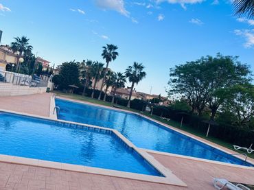 Doppelhaushälfte mit Pool zum Verkauf in Altorreal - El Chorrico