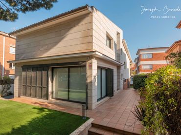 Casa con balcone in vendita a Can Bou
