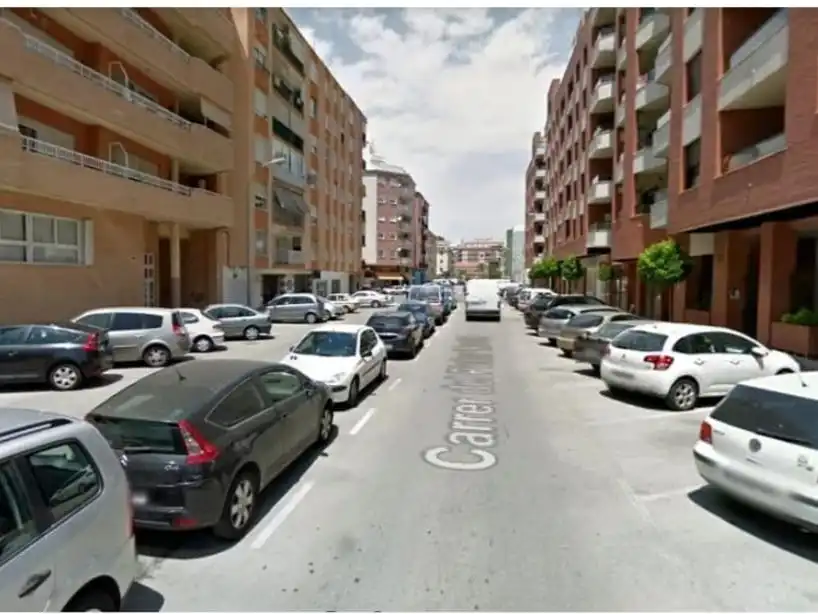 Local comercial en venda a Pintor Llorens 50