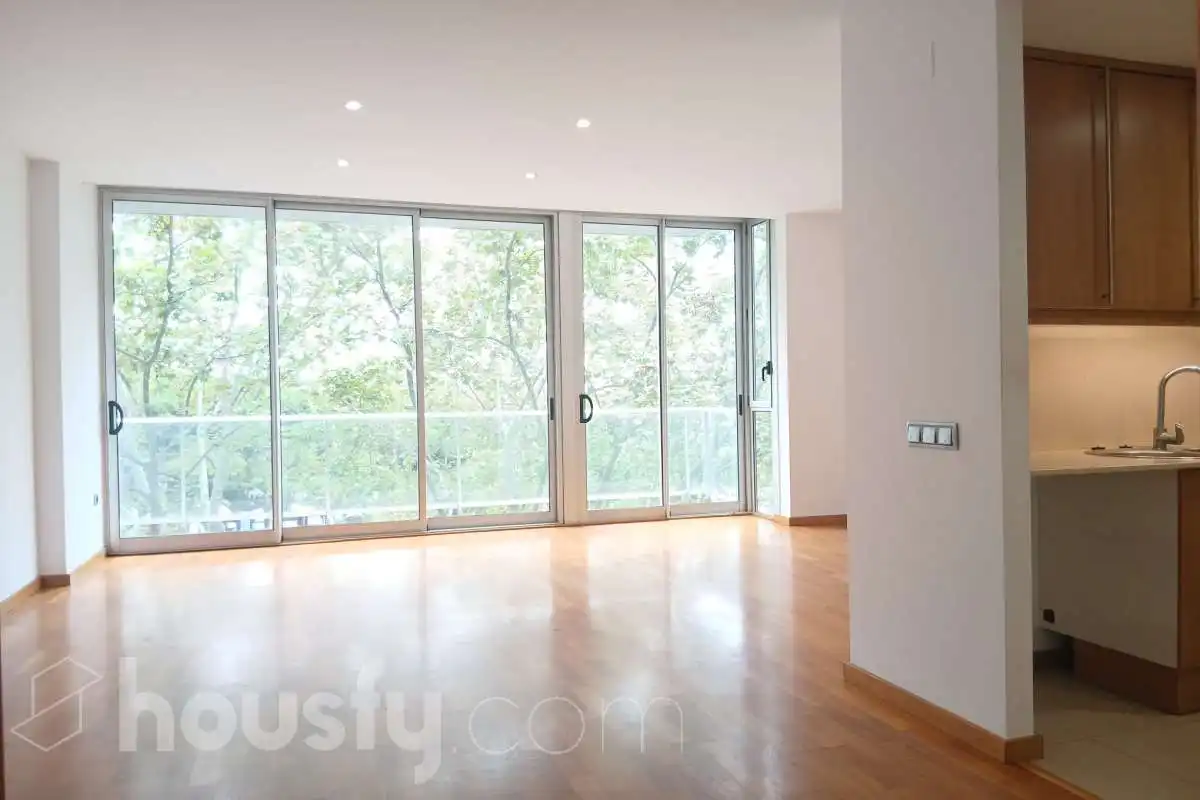 Living room of Flat for rent in Barcelona  with Air Conditioner, Heating and Parquet flooring
