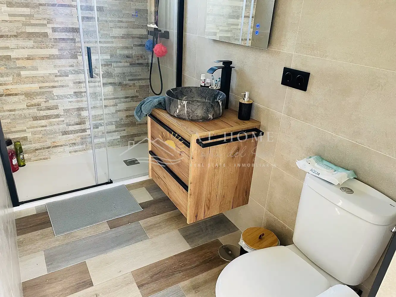 Baño de Apartamento de alquiler en Nerja con Terraza y Piscina