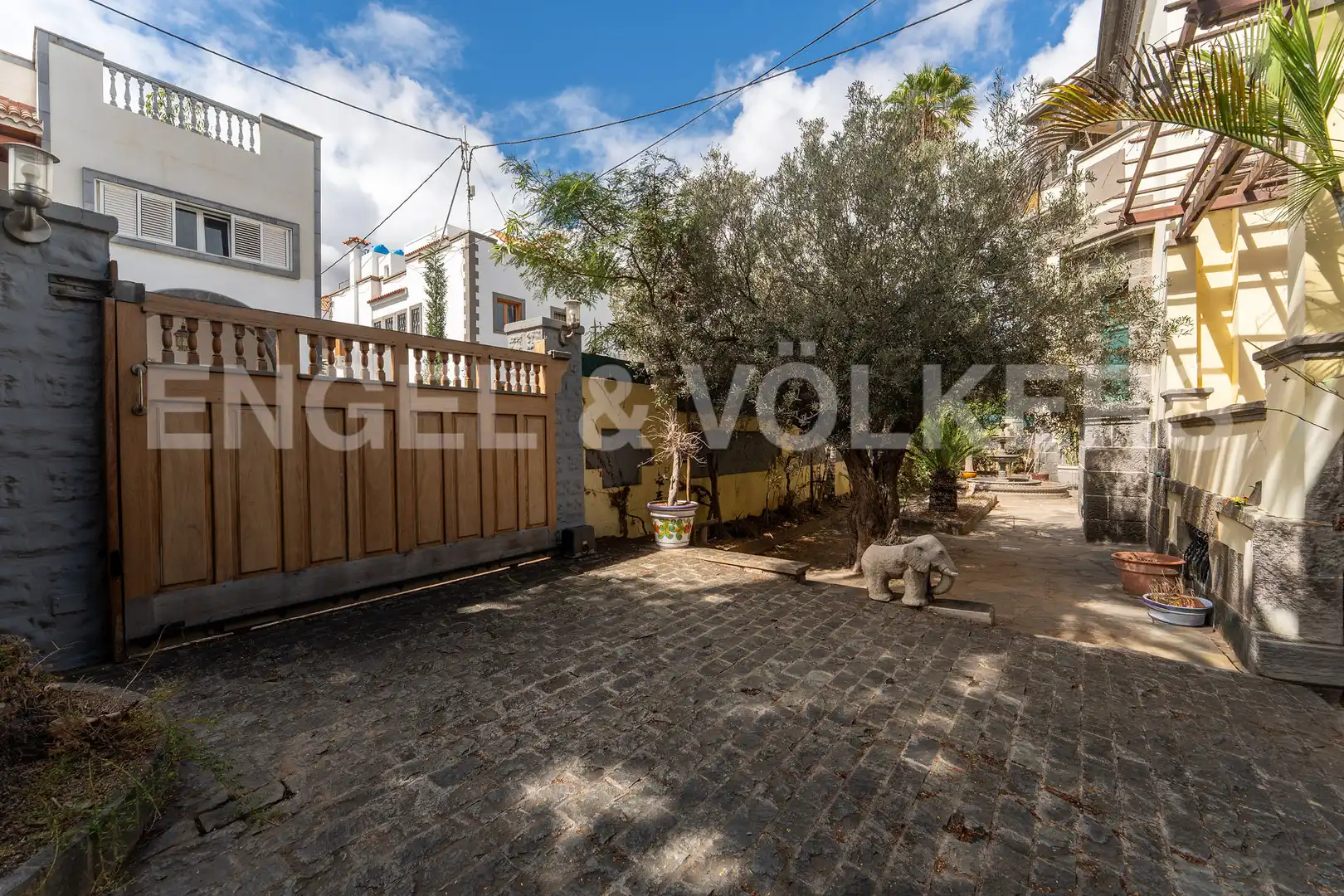 Vista exterior de Casa o chalet en venta en Las Palmas de Gran Canaria con Calefacción, Jardín privado y Terraza