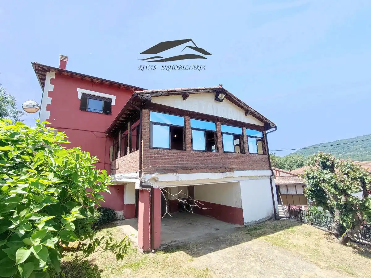 Exterior view of Commercial properties for sale in Miranda del Castañar  with Furnished