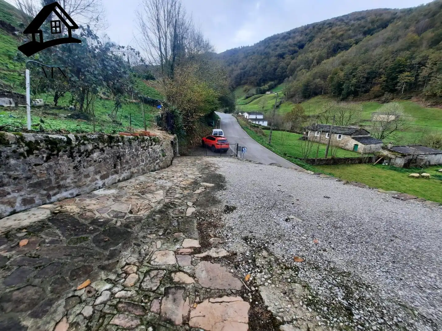 Aparcament de Finca rústica en venda en Vega de Pas