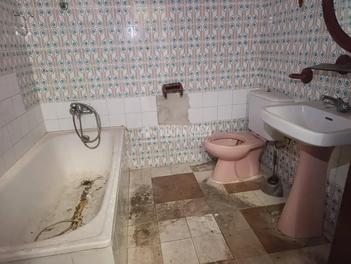 Bany de Casa adosada en venda en Badajoz