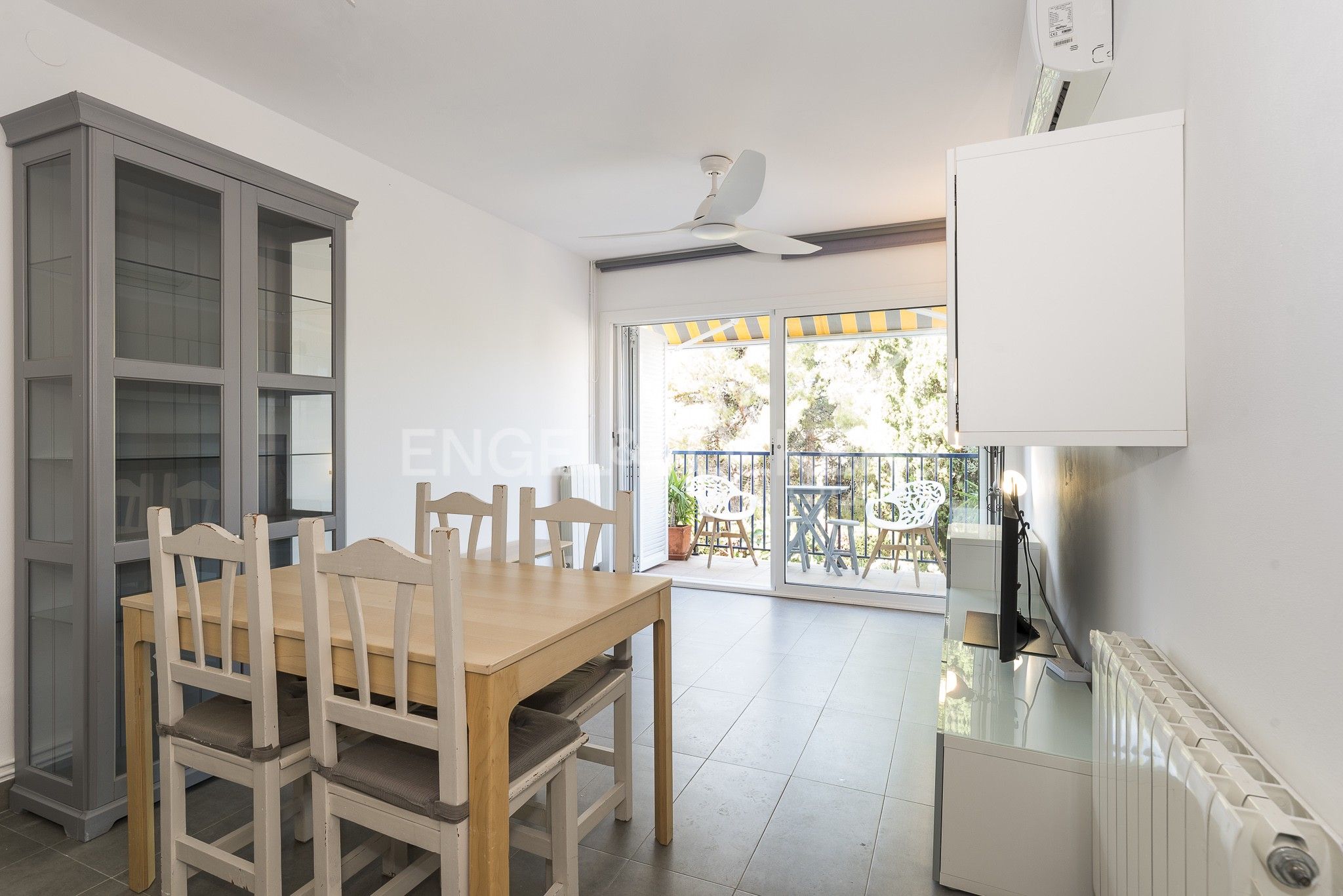 Menjador de Casa o xalet de lloguer en Sitges amb Aire condicionat, Calefacció i Jardí privat