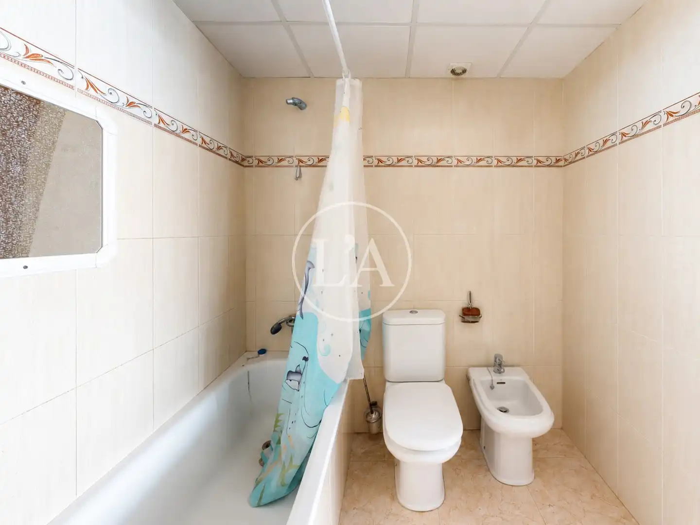 Badezimmer von Wohnung zum Verkauf in Amposta mit Klimaanlage, Heizung und Möbliert