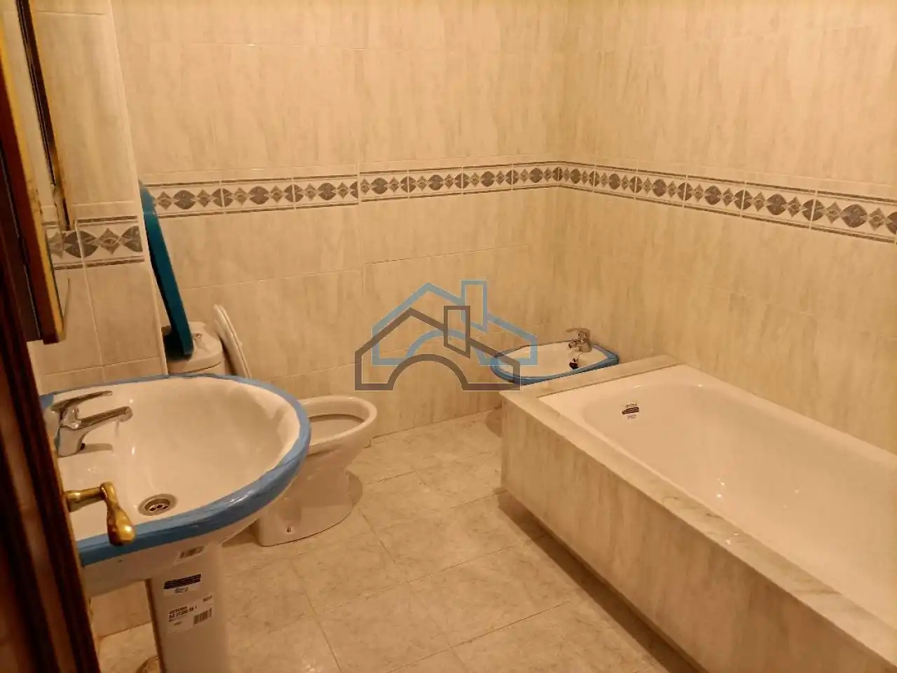Baño de Piso en venta en Sobrado (A Coruña) con Parquet y Amueblado