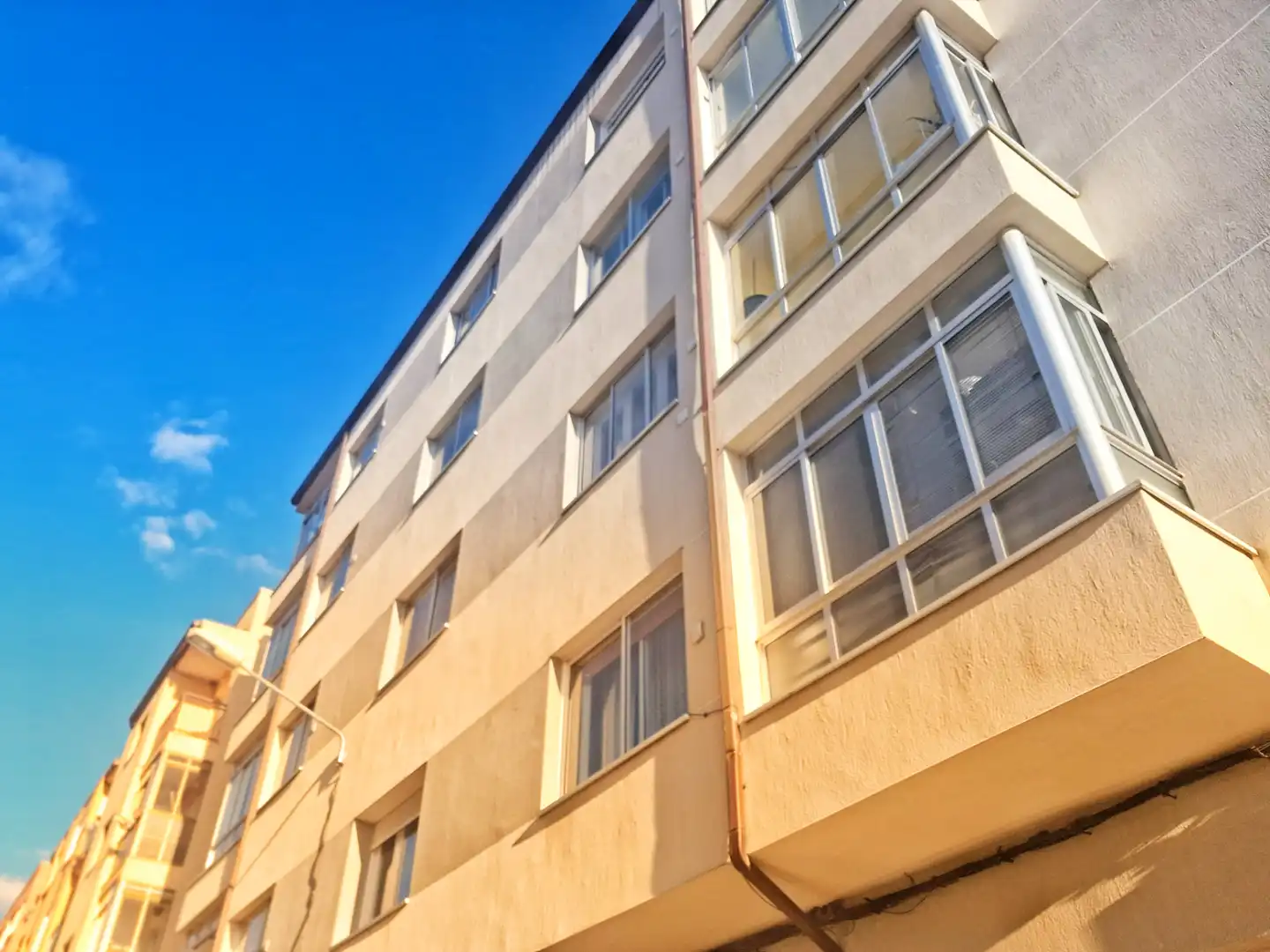 Vista exterior de Piso en venta en Aranda de Duero con Calefacción, Trastero y Horno