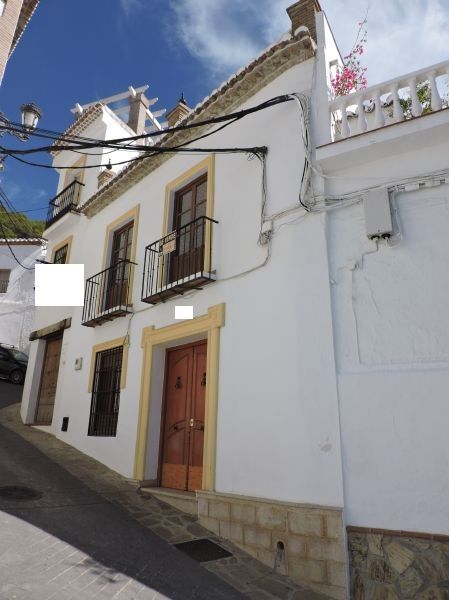 Vista exterior de Casa o xalet en venda en Alcaucín amb Terrassa i Balcó