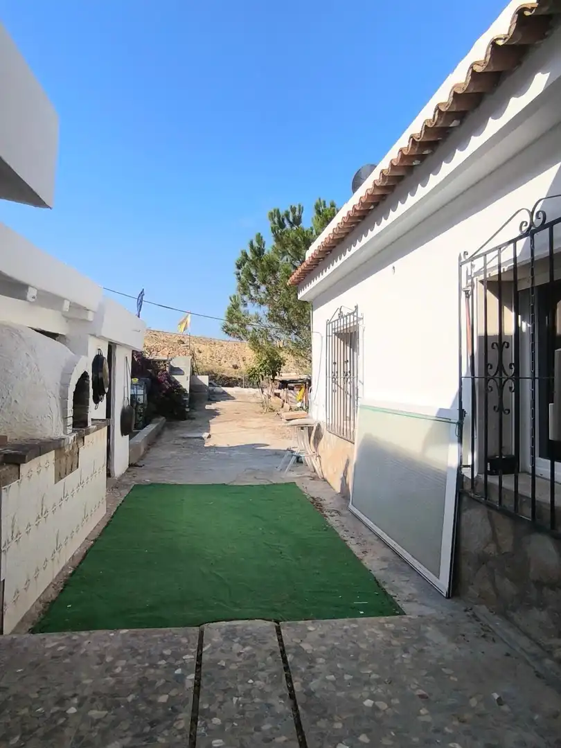 Vista exterior de Casa o chalet en venta en Agost con Aire acondicionado, Jardín privado y Terraza
