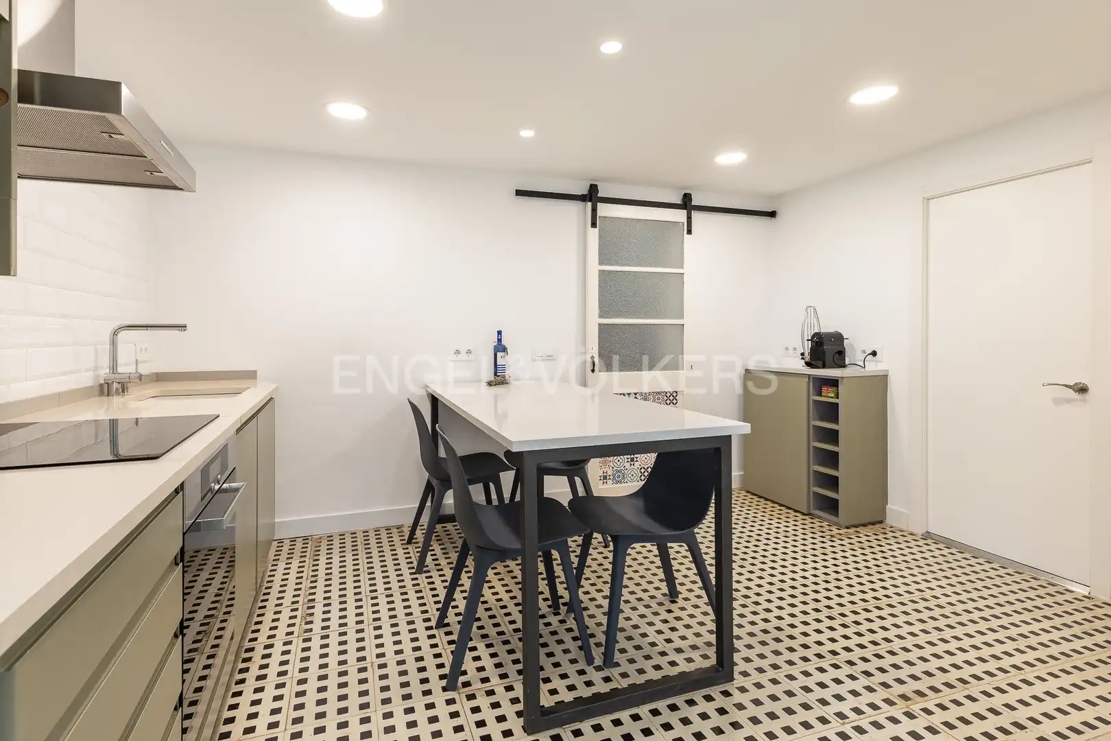 Cuina de Apartament de lloguer en Caldes d'Estrac amb Calefacció, Jardí privat i Terrassa