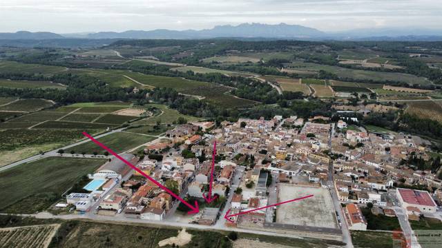 Casa adosada en Venta en Diputacio en El Pla del Penedès