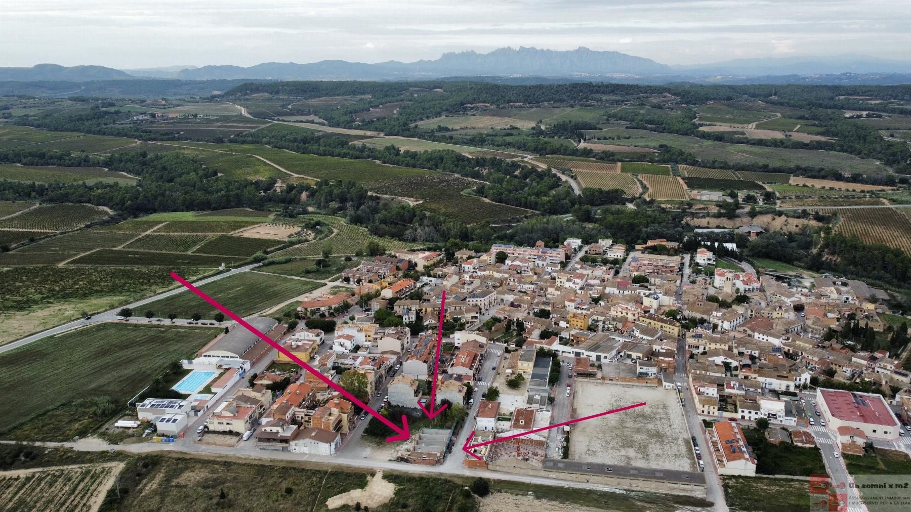 Vista exterior de Casa adosada en venda en El Pla del Penedès amb Aire condicionat, Calefacció i Traster