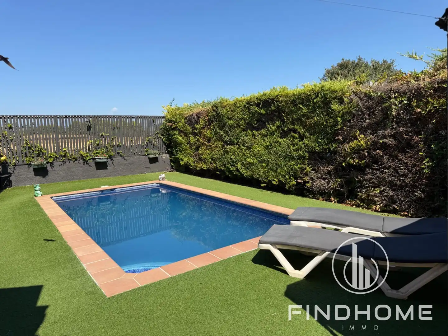 Piscina de Casa adosada en venda en Avinyonet de Puigventós amb Aire condicionat, Calefacció i Jardí privat