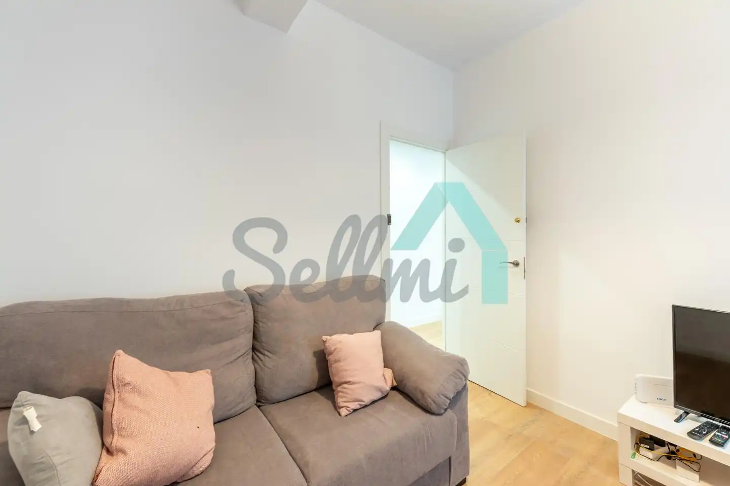 Flat for rent in De Gloria Fuertes, Masip
