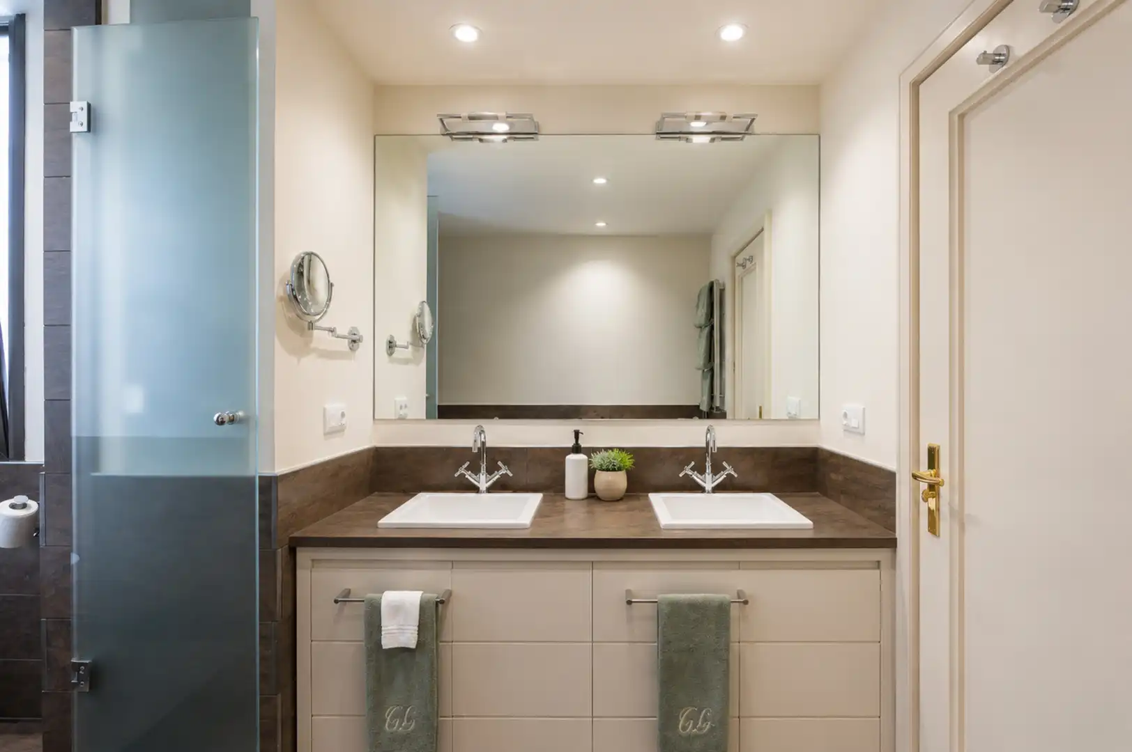 Baño de Piso en venta en Madrid con Aire acondicionado, Calefacción y Jardín privado
