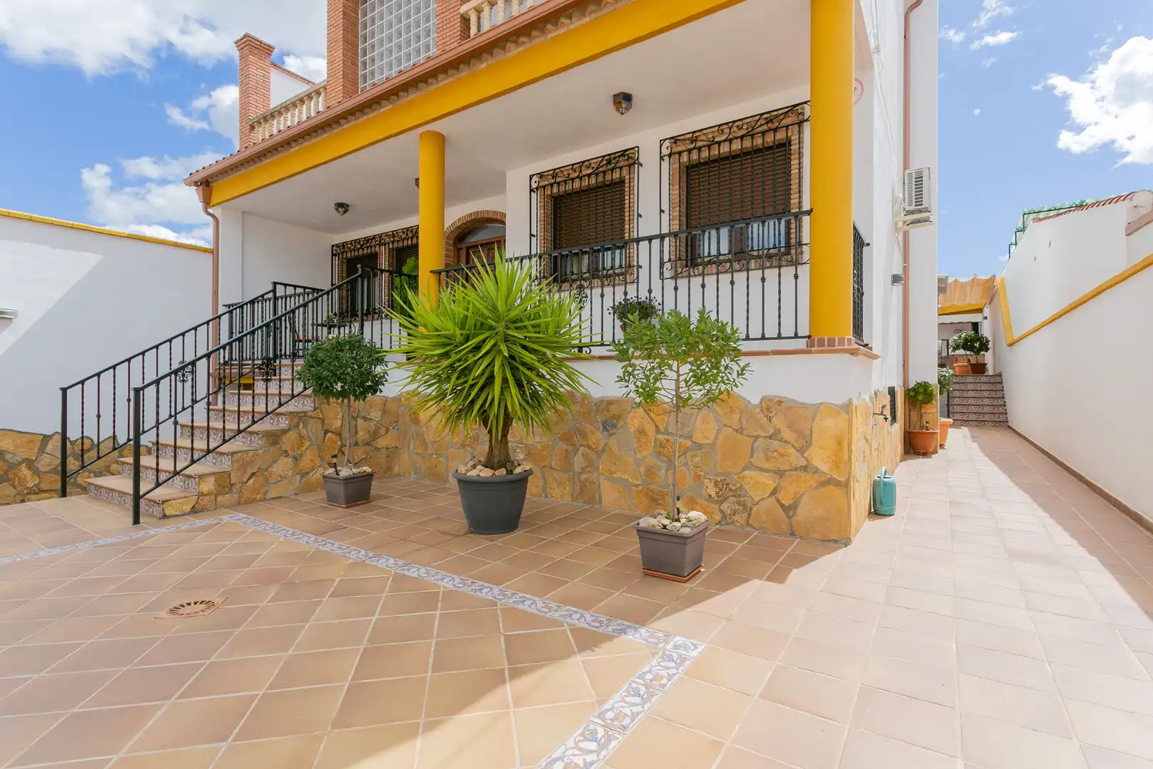 Vista exterior de Casa o chalet en venta en Albolote con Aire acondicionado, Calefacción y Terraza