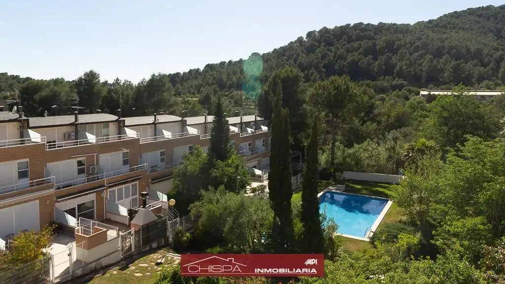 Außenansicht von Einfamilien-Reihenhaus zur Miete in Náquera mit Heizung, Privatgarten und Terrasse