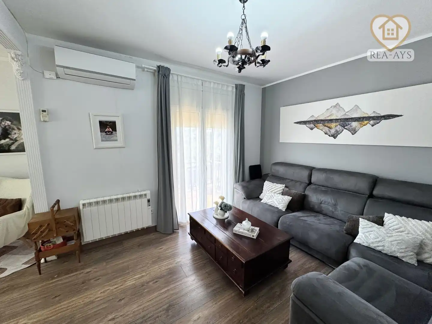 Sala d'estar de Casa o xalet en venda en Olesa de Bonesvalls amb Calefacció, Jardí privat i Parquet