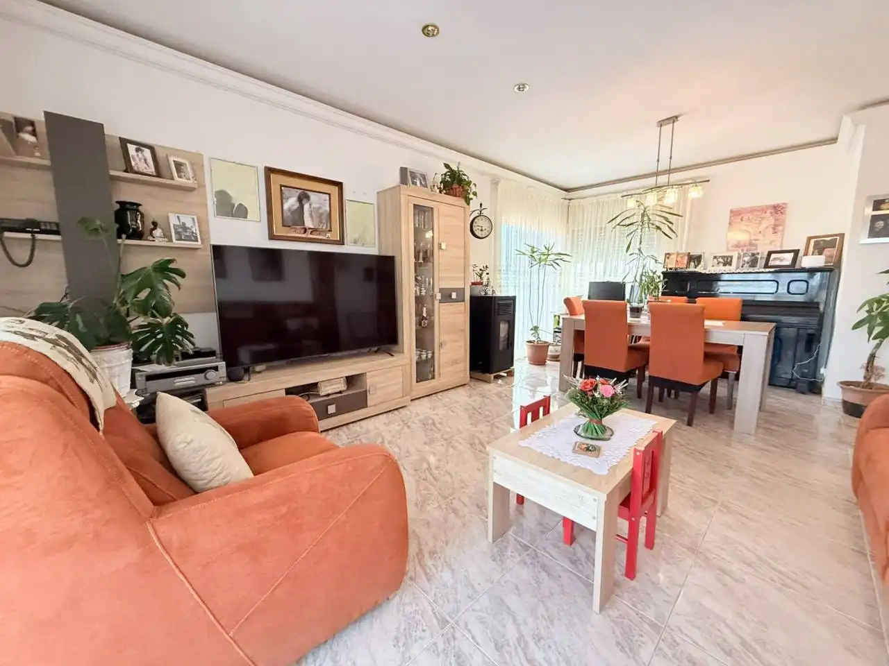 Sala de estar de Casa o chalet en venta en Riells i Viabrea con Aire acondicionado, Jardín privado y Terraza
