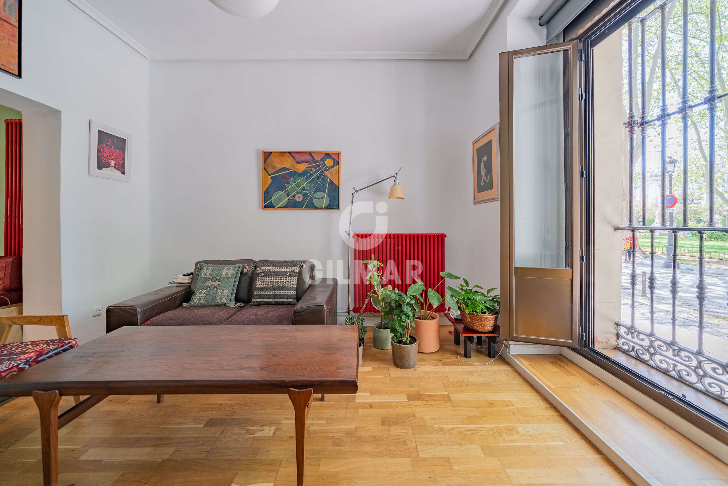 Sala d'estar de Planta baixa en venda en  Madrid Capital amb Calefacció