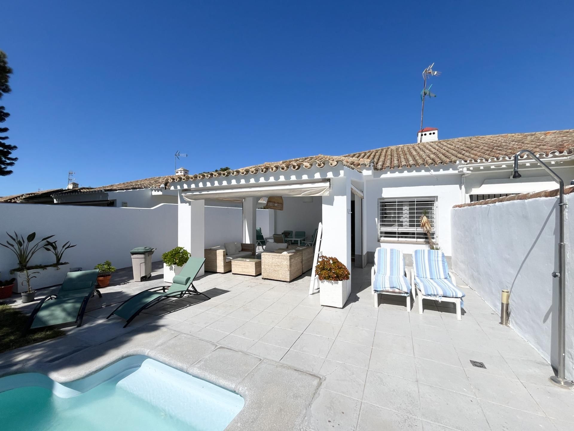 Terrassa de Casa o xalet en venda en Chiclana de la Frontera amb Aire condicionat, Calefacció i Jardí privat
