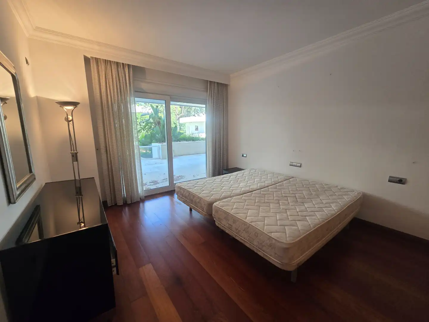 Dormitori de Apartament en venda en Marbella amb Aire condicionat, Calefacció i Jardí privat
