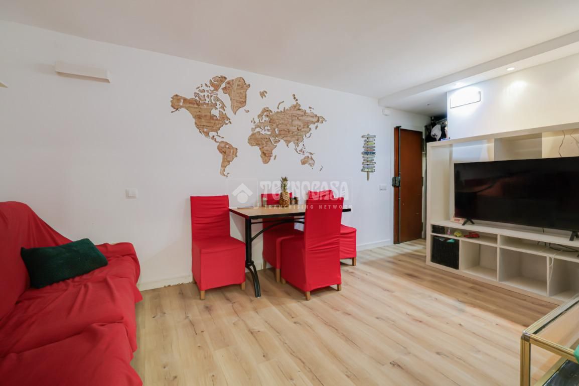 Sala de estar de Piso en venta en  Barcelona Capital con Parquet