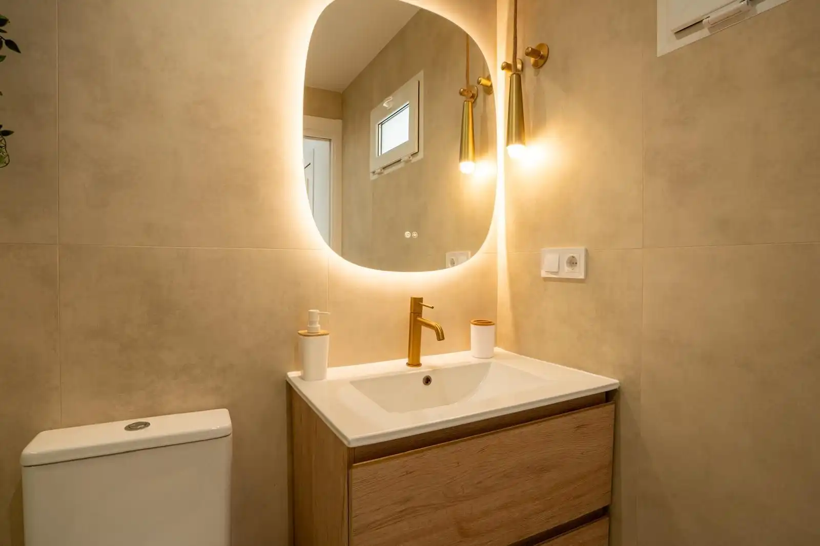 Badezimmer von Wohnung zur Miete in Torremolinos mit Klimaanlage, Terrasse und Möbliert