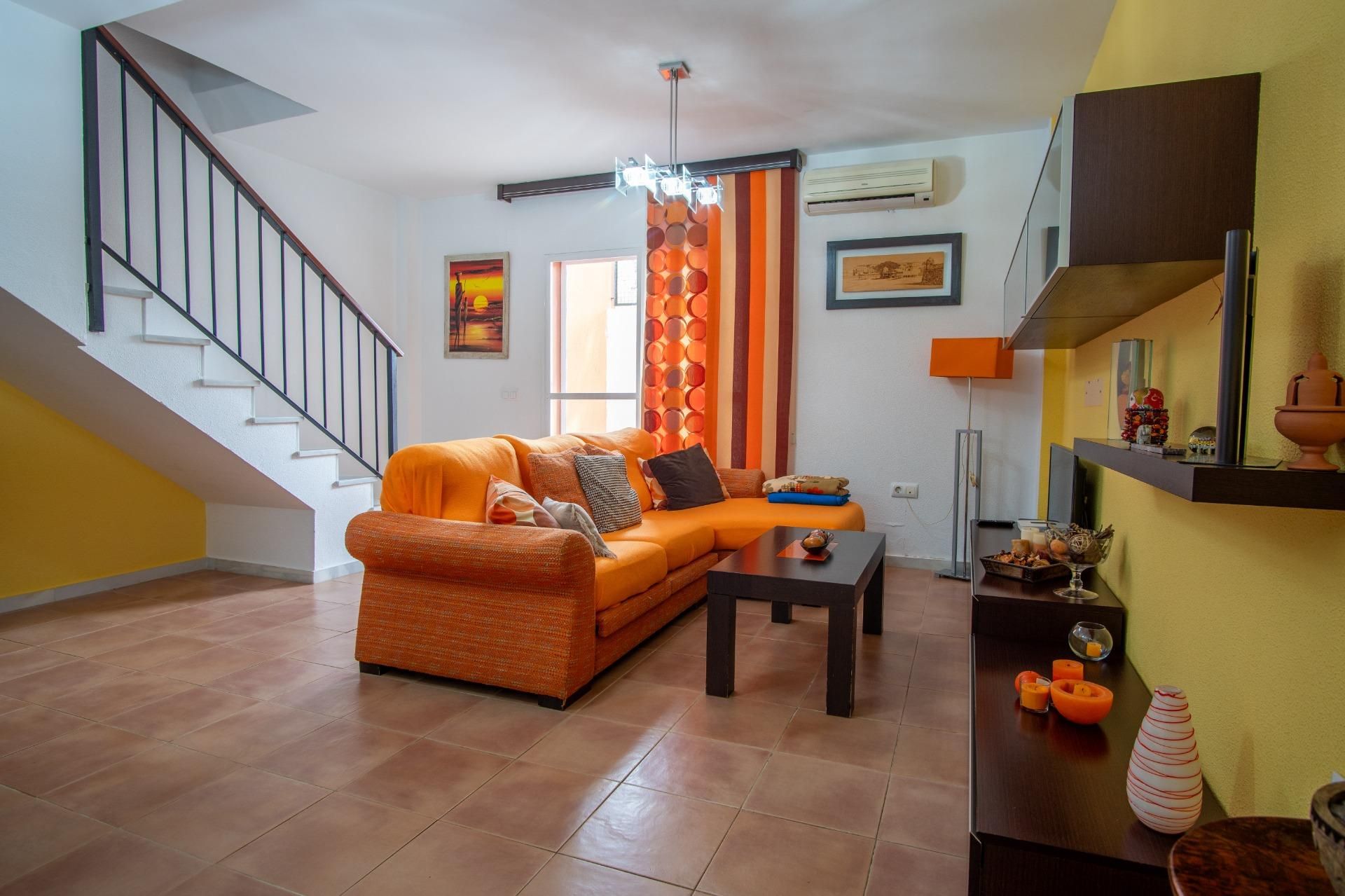 Living room of Single-family semi-detached for sale in San Fernando  with Air Conditioner, Heating and Storage room