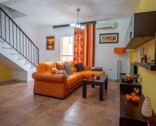 Living room of Single-family semi-detached for sale in San Fernando  with Air Conditioner, Heating and Storage room