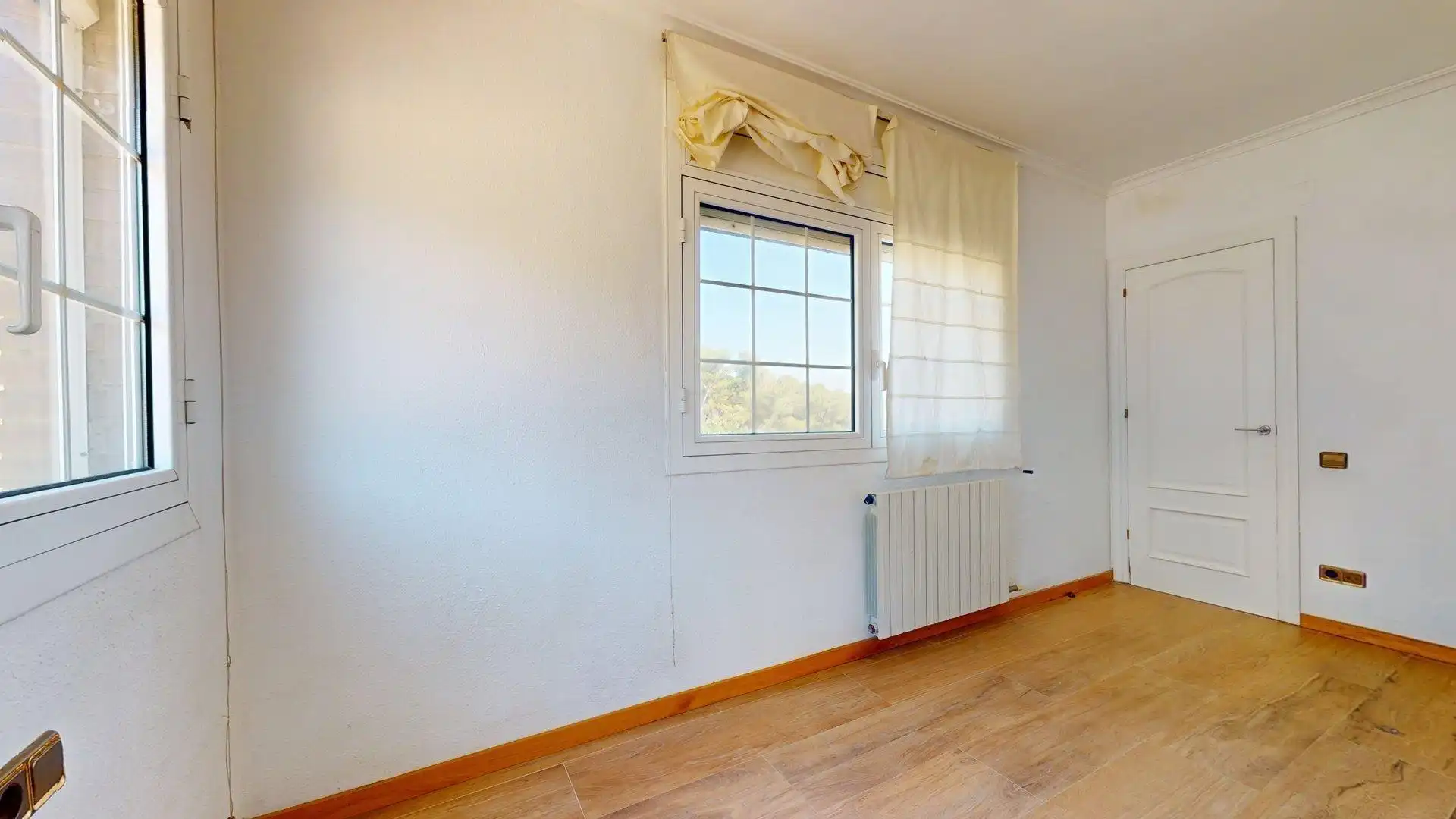 Dormitori de Casa o xalet en venda en Sant Boi de Llobregat amb Aire condicionat, Calefacció i Jardí privat