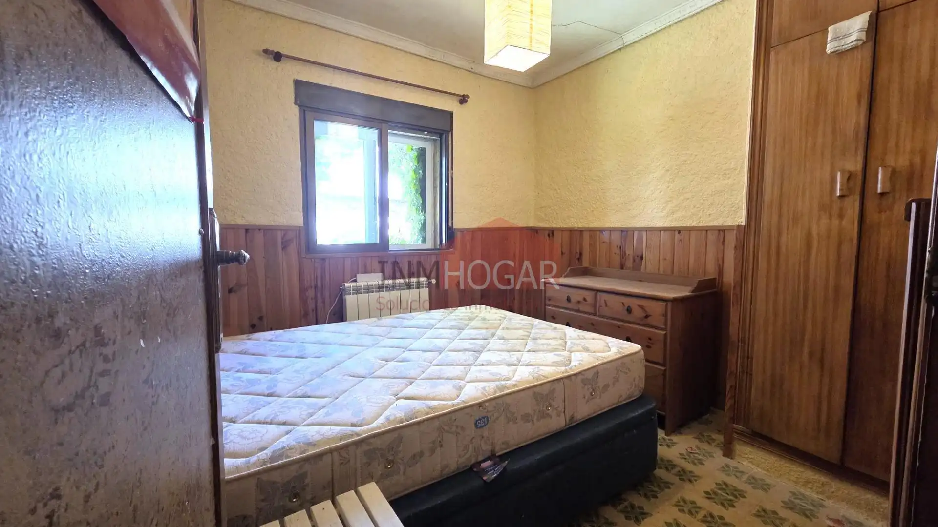 Dormitori de Casa o xalet en venda en Herradón de Pinares amb Calefacció i Moblat