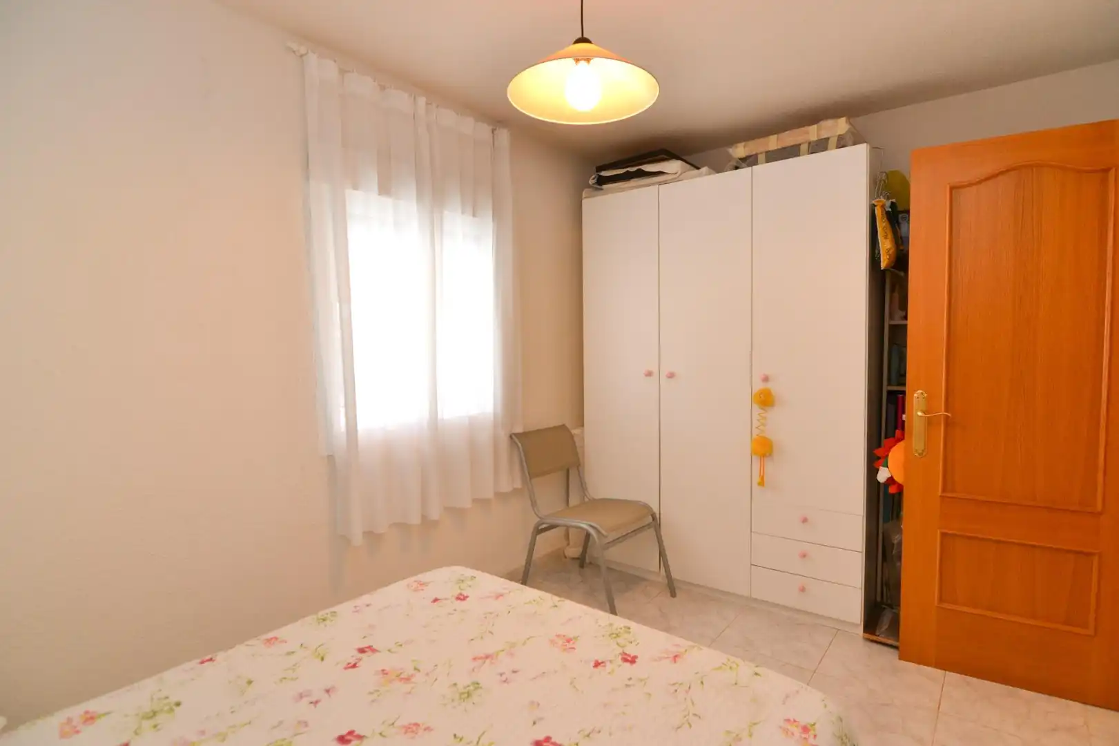 Dormitori de Casa o xalet en venda en Casarrubios del Monte amb Calefacció, Jardí privat i Terrassa