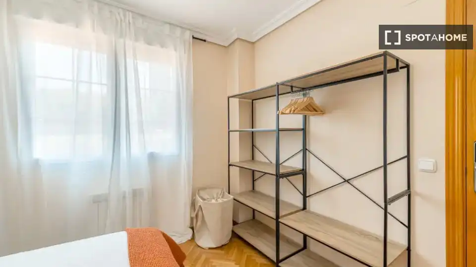 Bedroom of Flat for rent in Madrid  with Air Conditioner, Heating and Furnished